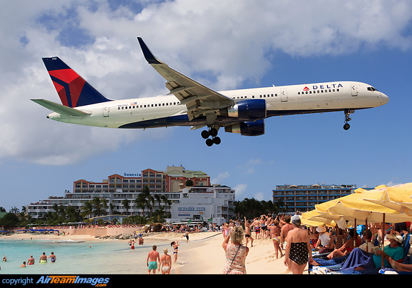 Boeing 757-232 Boeing 757-232