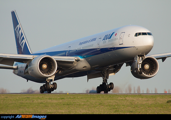 Boeing 777-381/ER Boeing 777-381/ER