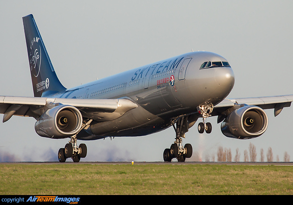 Airbus A330-243 Airbus A330-243