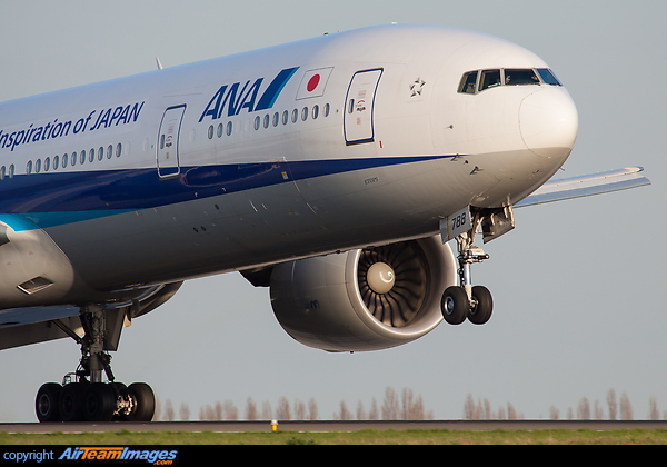 Boeing 777-381/ER Boeing 777-381/ER