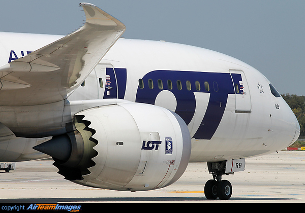 Boeing 787-8 Dreamliner Boeing 787-8 Dreamliner