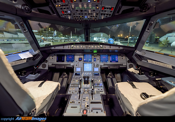 Airbus A320-232 Airbus A320-232