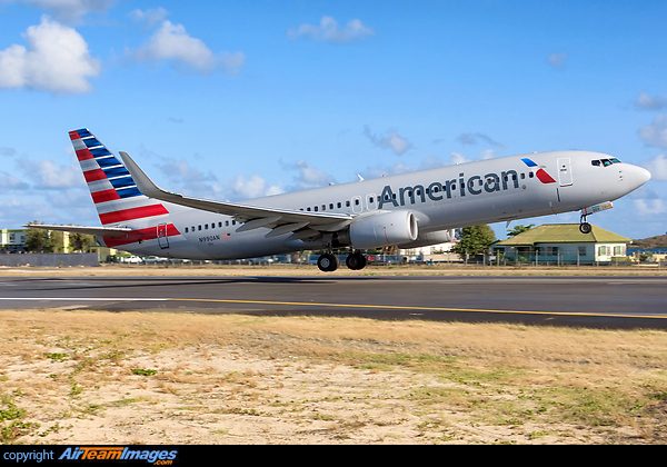 Boeing 737-823 Boeing 737-823