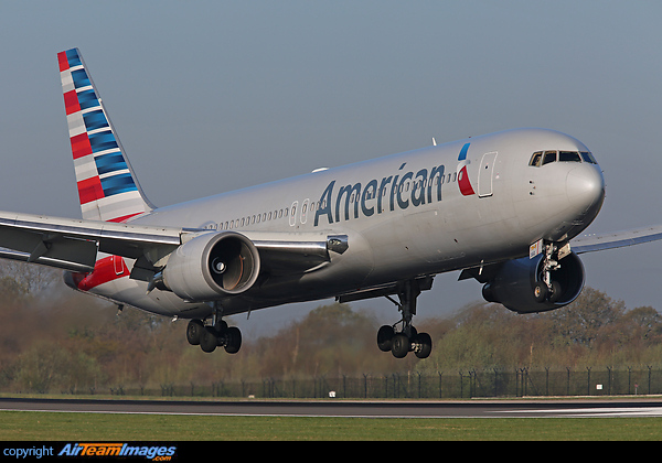Boeing 767-323/ER Boeing 767-323/ER