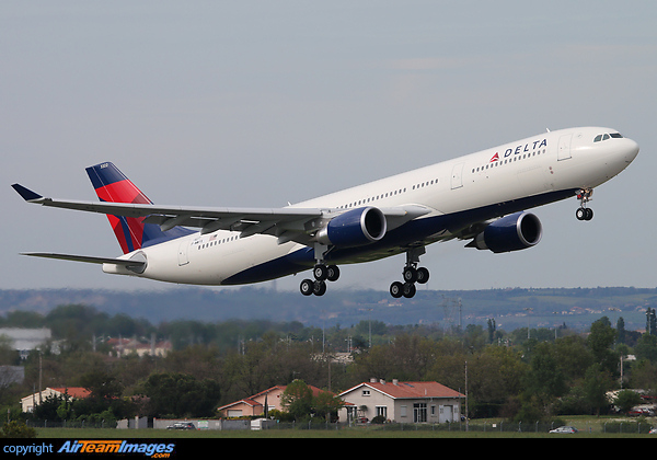 Airbus A330-302 Airbus A330-302
