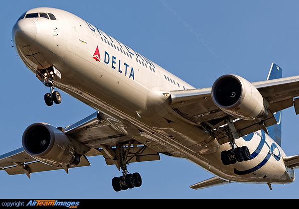 Delta Air Lines Boeing 767-332(ER)(WL) - cn 29696 / ln 740 N175DZ. Boeing 767-332/ER
