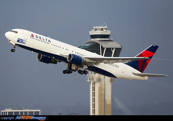 Boeing 767-332 Boeing 767-332