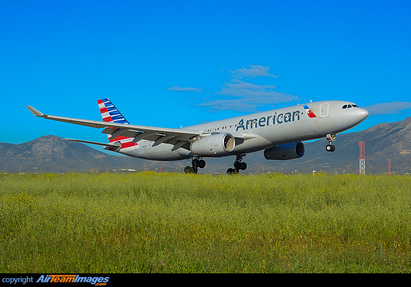 Airbus A330-243 Airbus A330-243