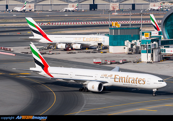 Boeing 777-31H/ER Boeing 777-31H/ER