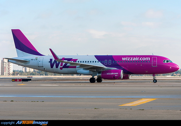 Airbus A320-232 Airbus A320-232