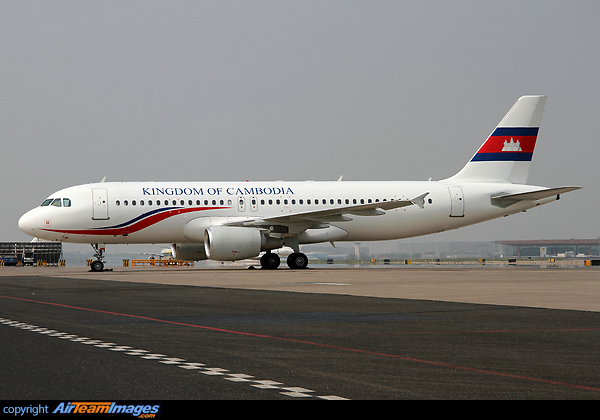 Airbus A320-214 Airbus A320-214