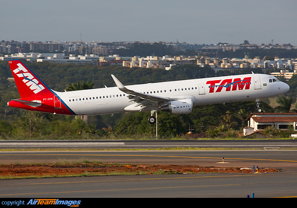 Airbus A321-211 Airbus A321-211