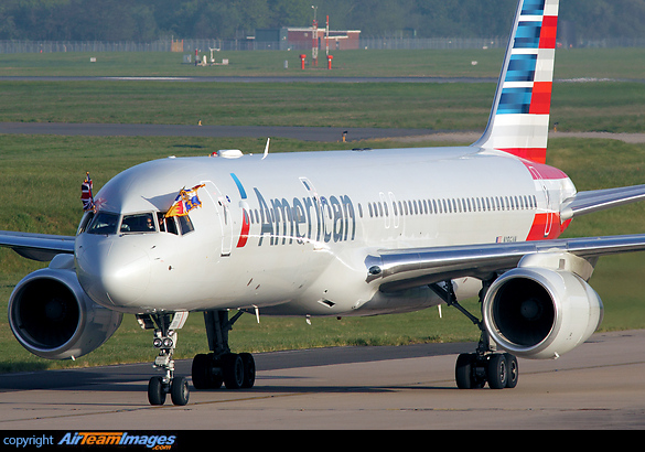 American Airlines return to Birmingham, operating daily to JFK, thus introducing competition on the Birmingham to New York route. Boeing 757 N186AN operated the inaugural service and displayed ceremonial flags from the cockpit windows whilst taxiing to stand. Boeing 757-223