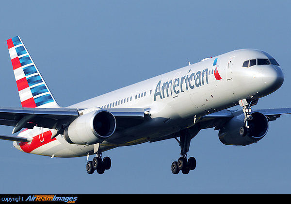 American Airlines return to Birmingham, operating daily to JFK, thus introducing competition on the Birmingham to New York route. Boeing 757 N186AN operated the inaugural service. Boeing 757-223