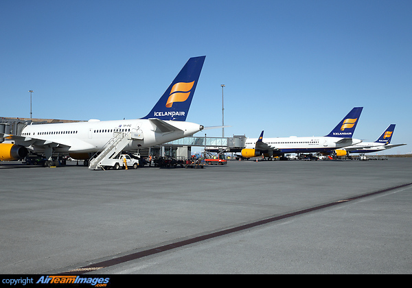 Boeing 757-23N Boeing 757-23N