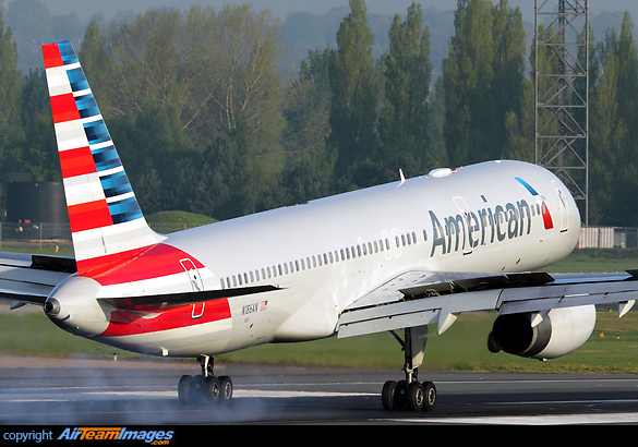 American Airlines return to Birmingham, operating daily to JFK, thus introducing competition on the Birmingham to New York route. Boeing 757 N186AN operated the inaugural service. Boeing 757-223