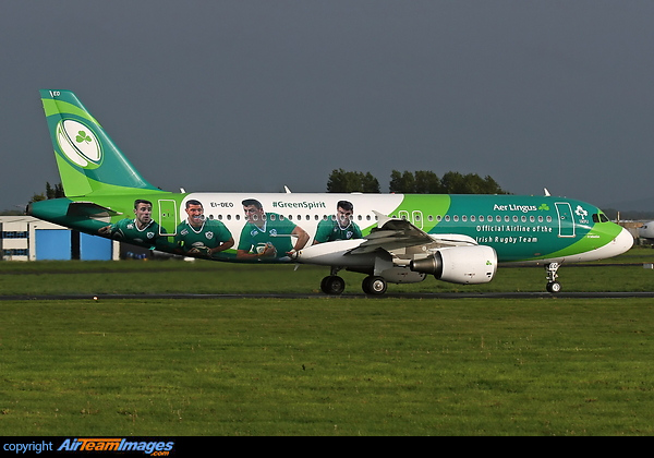 A320, EI-DEO was rolled out at Shannon on 9th May in this special scheme to mark Aer Lingus becoming the official carrier for the Irish Rugby Team. Airbus A320-214