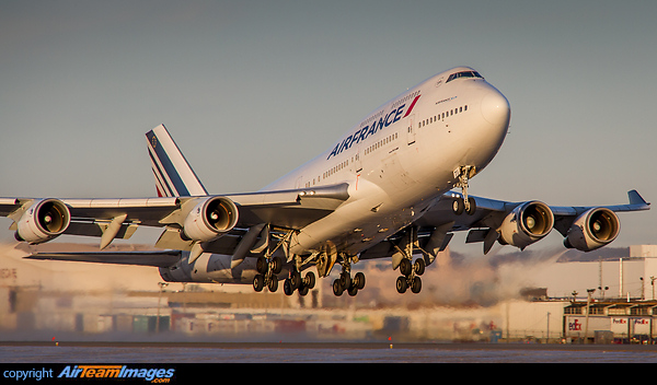 Boeing 747-428 Boeing 747-428