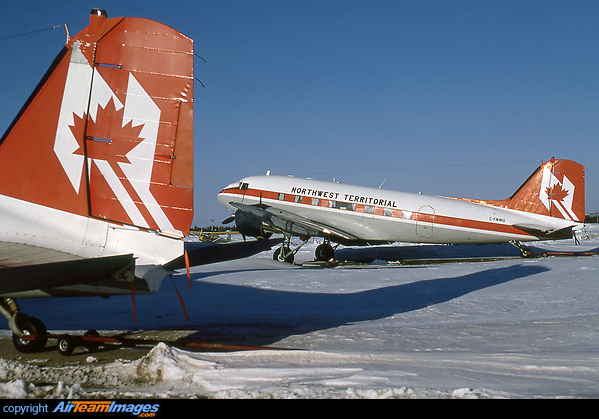 Douglas C-47 Skytrain (DC-3) Douglas C-47 Skytrain (DC-3)