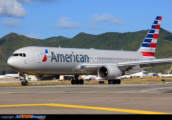 Boeing 767-323/ER Boeing 767-323/ER