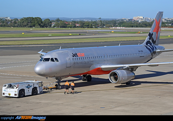 Airbus A320-232 Airbus A320-232