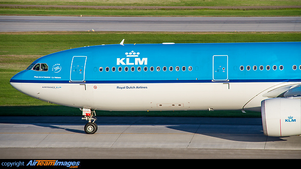 Airbus A330-303 Airbus A330-303