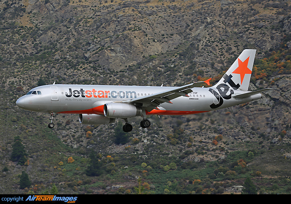 Airbus A320-232 Airbus A320-232