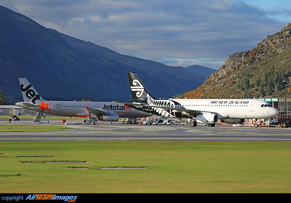 Airbus A320-232 Airbus A320-232