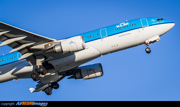 Airbus A330-203 Airbus A330-203