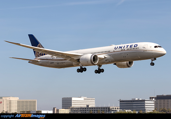United Airlines Boeing 787-9 Dreamliner - cn 36404 / ln 269 N35953 arriving at LAX Boeing 787-9 Dreamliner