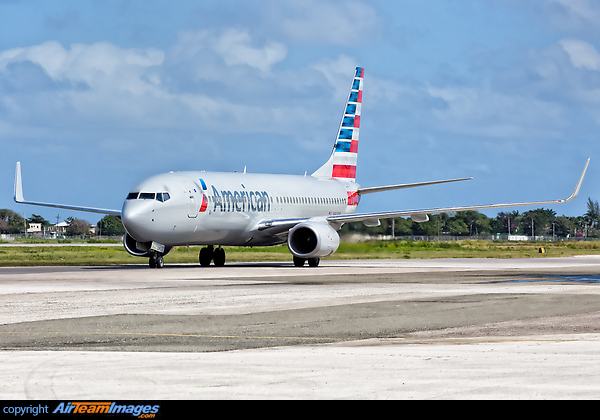 Boeing 737-823 Boeing 737-823