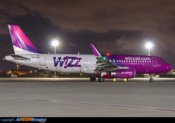 Airbus A320-232 Airbus A320-232