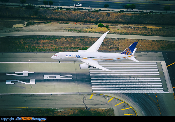 Boeing 787-8 Dreamliner Boeing 787-8 Dreamliner