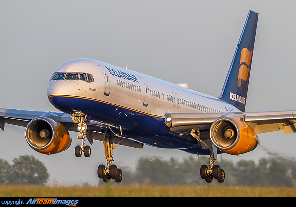 Boeing 757-256 Boeing 757-256