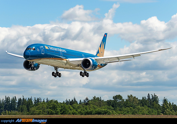 Vietnam Airlines' first 787-9 dreamliner (VN-A861) practicing touch and go's for Paris air show 2015 Boeing 787-9 Dreamliner