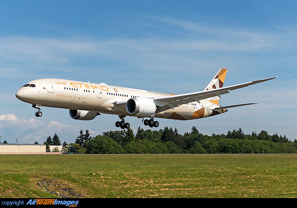 Landing on runway 34L after her first flight Boeing 787-9 Dreamliner