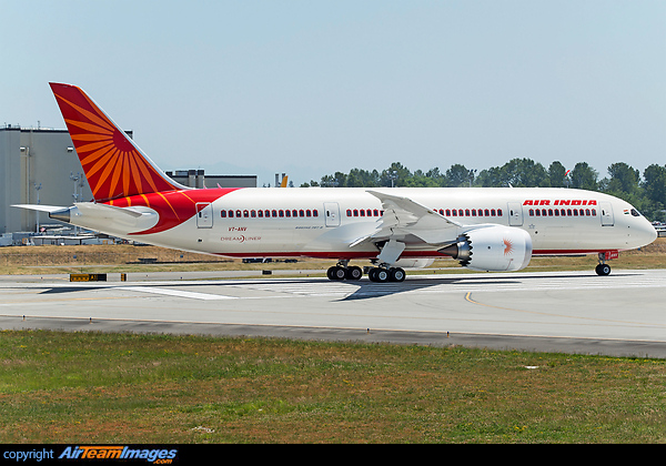 Air India's latest Dreamliner on her first flight Boeing 787-8 Dreamliner