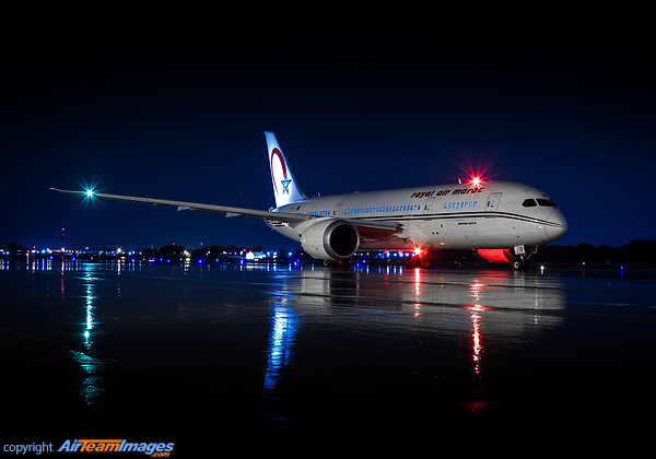 Boeing 787-8 Dreamliner Boeing 787-8 Dreamliner