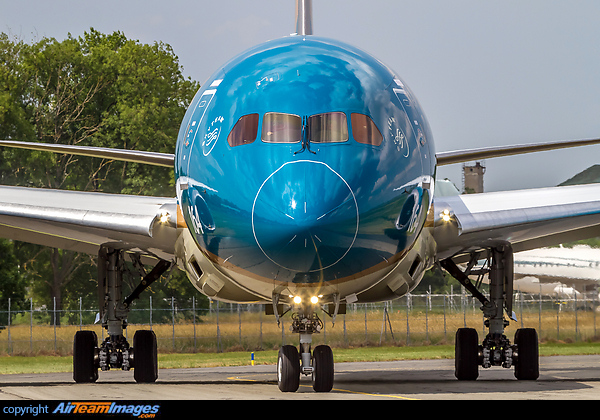 Boeing 787-9 Dreamliner Boeing 787-9 Dreamliner