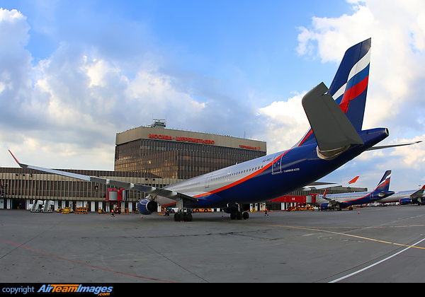 Airbus A330-343X Airbus A330-343X