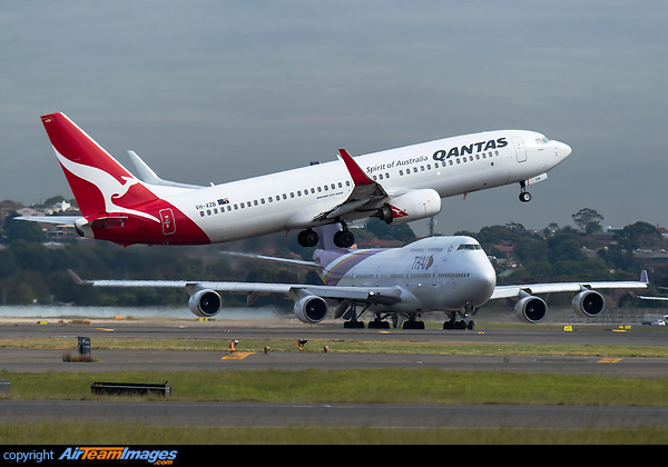 Boeing 737-838 Boeing 737-838