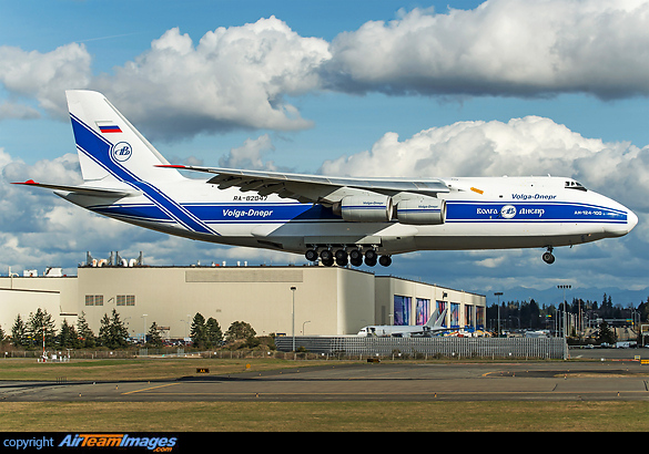 Antonov An-124-100 Ruslan Antonov An-124-100 Ruslan