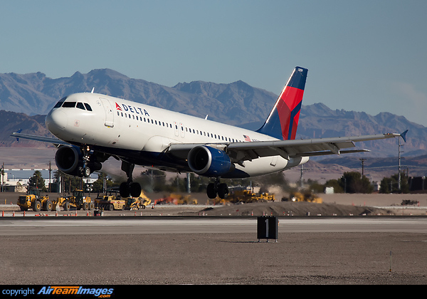 Airbus A320-212 Airbus A320-212