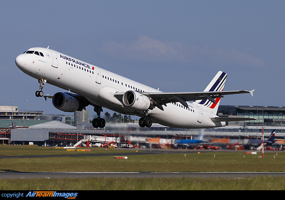 Airbus A321-211 Airbus A321-211