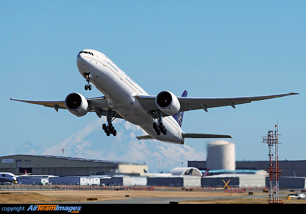 Post rotation, climbing up on its delivery flight to King Abdulaziz Int'l (OEJN / JED) as SVA9027 Boeing 777-368/ER
