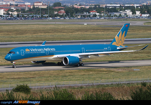 Delivery flight. Airbus A350-941