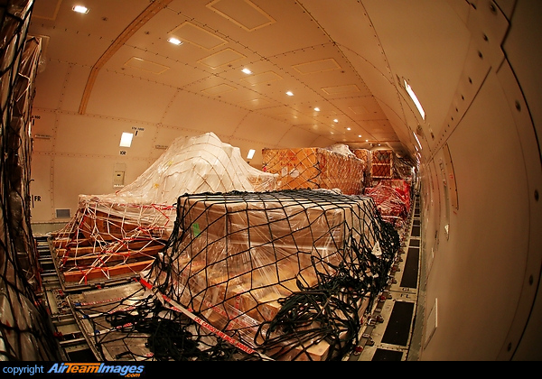 Boeing 747-4HAF/ER/SCD Boeing 747-4HAF/ER/SCD