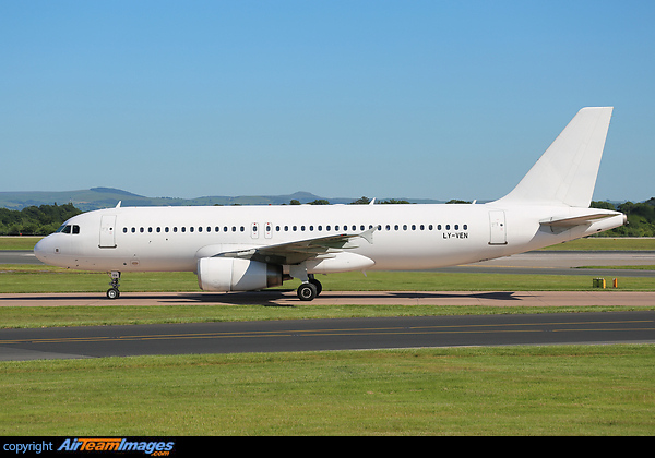 Operating for Thomas Cook Airbus A320-233