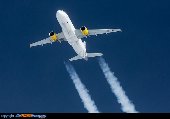 Airbus A320-214 Airbus A320-214