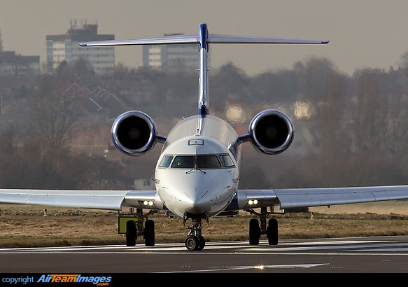 Bombardier - CRJ - 900 Bombardier - CRJ - 900
